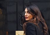 بالصور : امل كلوني في دواننغ ستريت 