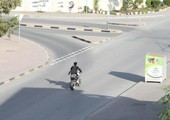شاهد الصور... أهالي مجمع 721 بجد علي يشكون الإزعاج جراء قيادة الدراجات النارية الغير مرخصة