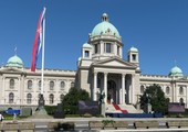 عزل وزير الدفاع الصربي بعد إهانته صحفية