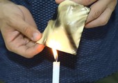 شاهد الصور... حرق قطع الجبن للتحقق من صحة احتوائها على مواد بلاستيكية 