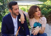 من هو الرجل الذي احتضن الفنانة نجوى كرم؟