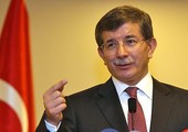 داود اوغلو يؤكد لميركل ان تركيا ستواصل ضرب الأكراد في سورية