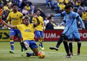 برشلونة يفلت من 