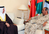 القائد العام لقوة الدفاع يستقبل وزير المتابعة بالديوان الملكي