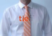 ربطة عنق تلتقط إشارة الواي فاي لدعم الأجهزة الذكية