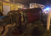 بالصور ...إصابة شخص وطفل بتصادم مركبتين بمدينة عيسى