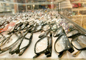 ضبط مليون زوج من النظارات المقلدة في تايلند