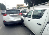 بالصور... إصابة بحريني وبحرينية بتصادم 4 مركبات على شارع السهلة