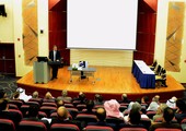 رئيس جامعة العلوم التطبيقية يلقي الضوء على أهم متطلبات الإشراف على أطروحات الماجستير