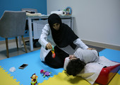 بالصور ..بحرينيات يقتحمن تخصص العلاج الطبيعي للأطفال ويتميزن فيه 