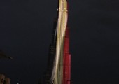برج خليفة يضيء بألوان علم بلجيكا بعد تفجيرات بروكسل
