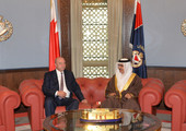 وزير الداخلية يبحث العلاقات الثنائية مع رئيس مجلس الأعيان الأردني
