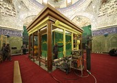 بالصور... تركيب الضريح الجديد للعباس