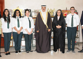 وزير التربية يستقبل طلاب من مدرسة بيان البحرين النموذجية