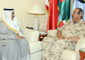 القائد العام يستقبل السفير السعودي بالبحرين
