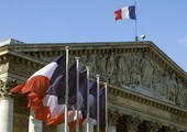فرنسا تجرم ممارسة الجنس مقابل المال