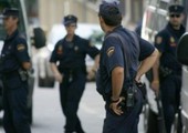 الشرطة الإسبانية تعثر على مخبأ للأسلحة وعلم لـ«داعش»