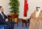 نائب رئيس الوزراء يستعرض العلاقات البحرينية البريطانية مع السفير البريطاني     