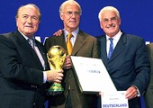 بلاتر وبيكنباور يتفقان على التزام الصمت بشأن قضية استضافة ألمانيا كأس العالم 2006