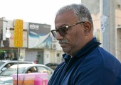 بالصور... علي محمد بعد التقاعد يتجه لبيع الذرة والعصير