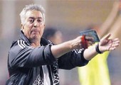 الاتحاد المصري لكرة القدم يوقف مدرب سموحة مباراة ويوقع غرامة على الزمالك