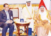 أمير الكويت للوفود اليمنية: أوقفوا نزيف الدم