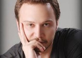 مكسيم خليل يندد بأحداث حلب بـ”تي شيرت”