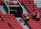 بطولة انكلترا: الغاء مباراة مانشستر يونايتد وبورنموث بسبب اكتشاف طرد مشبوه في المدرجات