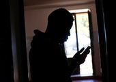 دخول المواقع المشبوهة عن طريق الهاتف قد يكون فخا