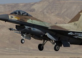 الطيران الاسرائيلي يستهدف موقعين لحماس في قطاع غزة
