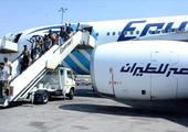 طائرة لمصر للطيران تهبط في اوزبكستان بعد انذار كاذب بوجود قنبلة