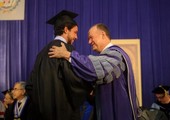 بالصور... ملك وملكة الأردن يحتفلان بتخرج ولي العهد من الجامعة