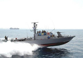 شرطة دبي تنقذ سفينة بضائع جنحت نحو شواطئ الإمارة