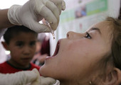 حملة طوارئ بعد اكتشاف فيروس شلل الأطفال في مياه الصرف بالهند