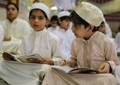 بالصور... أطفال السنابس يُحيون ليلة القدر