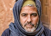 بالصور... لن تصدق أنجلينا جولي وجورج كلوني .. 