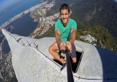رجل يدفع حياته ثمناً لصورة 
