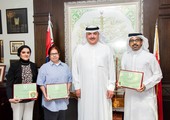 راشد بن خليفة يستقبل أعضاء من نادي التصوير الفوتوغرافي ويثني على الكفاءات البحرينية