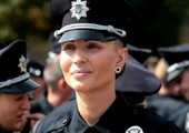 أجمل شرطية في كييف تموت بعد البصق في وجهها
