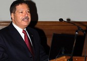وصول جثمان العالم المصري الاميركي احمد زويل للقاهرة