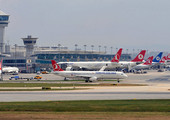إغلاق البوابات الرئيسية في مطار أتاتورك بعد إنذار بوجود قنبلة