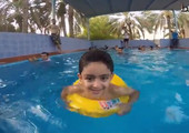 بالفيديو: برك السباحة... لمة الأصدقاء وهروب من حرارة الرمضاء