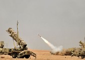 الدفاع الجوي السعودي يتصدى لصاروخين أطلقهما الحوثيون