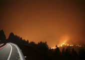 اتساع نطاق حريق غابات في كاليفورنيا والسلطات تغلق مدارس