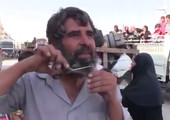 بالفيديو...أهالي منبج يحلقون اللحى ويحرقون البراقع بعد دحر داعش