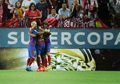برشلونة يعبر أشبيلية بثنائية ويقترب من حصد كأس السوبر الأسباني