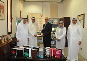 خالد بن خليفة يستقبل محافظ المصرف المركزي ويتسلم مجموعة من الكتب المتخصصة