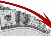 الدولار يهبط لأدنى مستوى في 7 أسابيع مع انحسار توقعات رفع الفائدة الأميركية