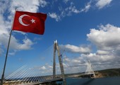 بالفيديو والصور... تركيا تفتتح جسراً معلقاً ثالثاً يربط آسيا بأوروبا