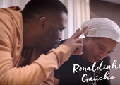 بالفيديو... الساحر رونالدينيو يطلق أغنية خاصة للألعاب البارالمبية في ريو دي جانيرو